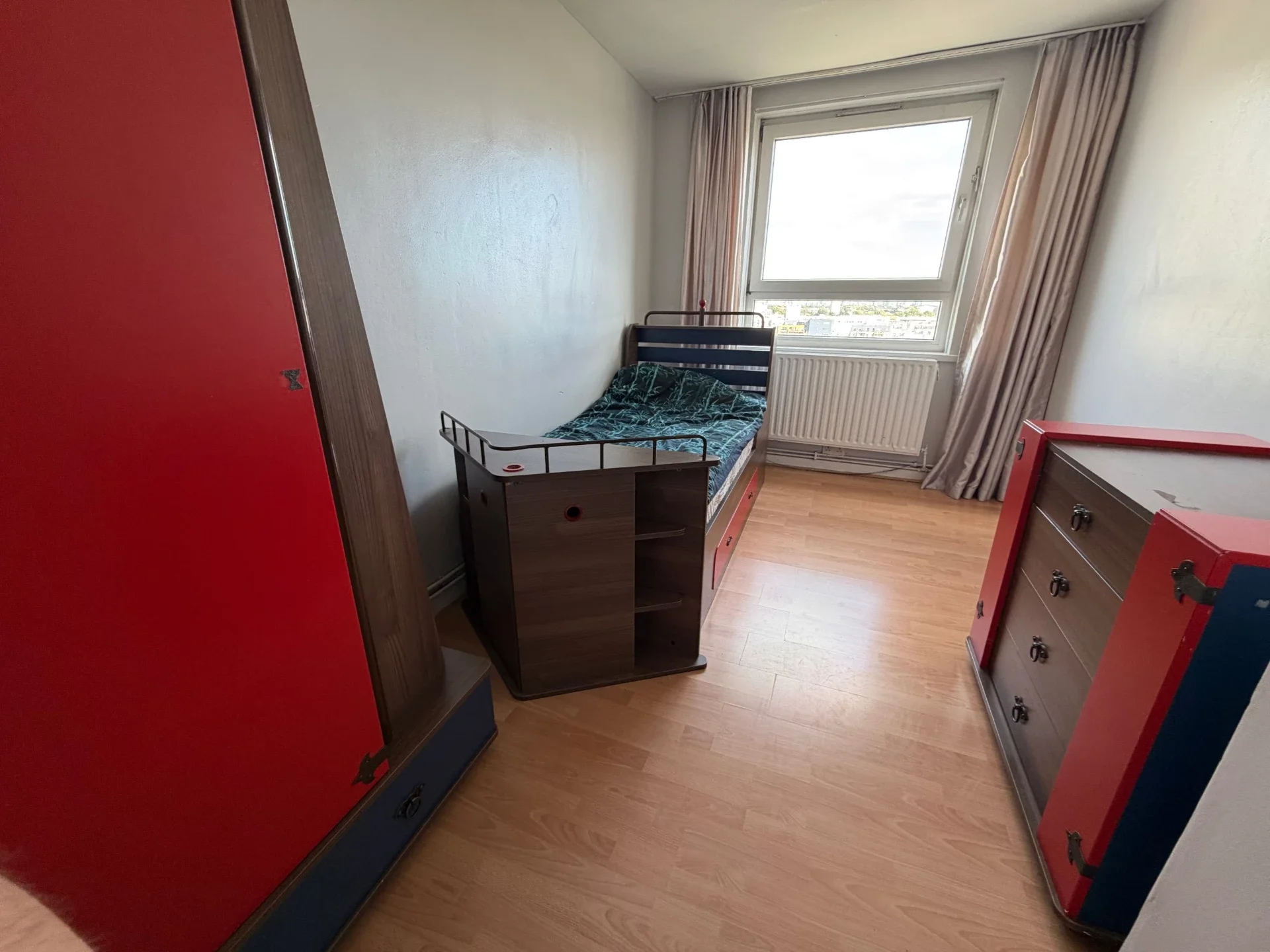 Flat Endeavour Square in Greater London