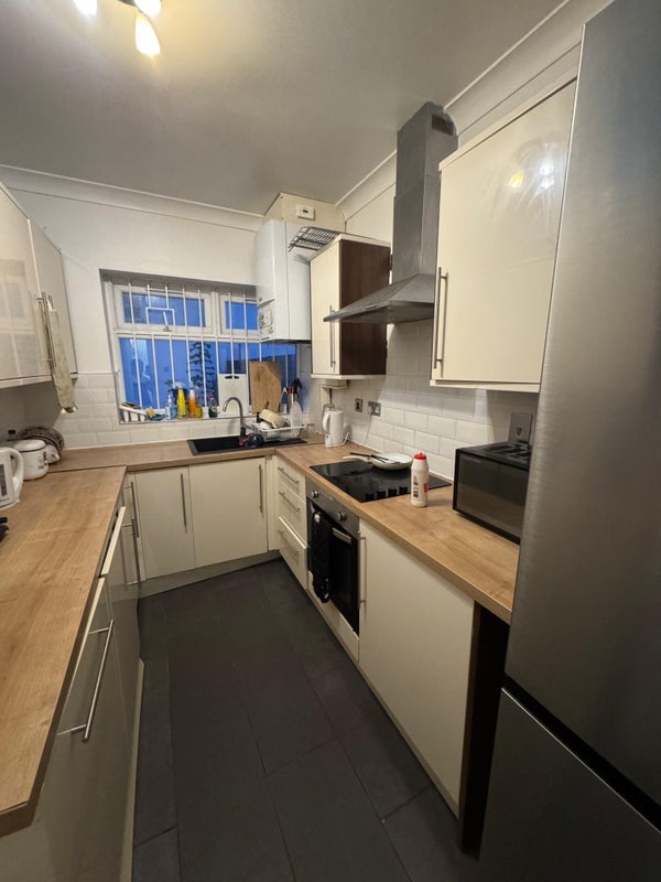 Room Upper Park Road in Greater London