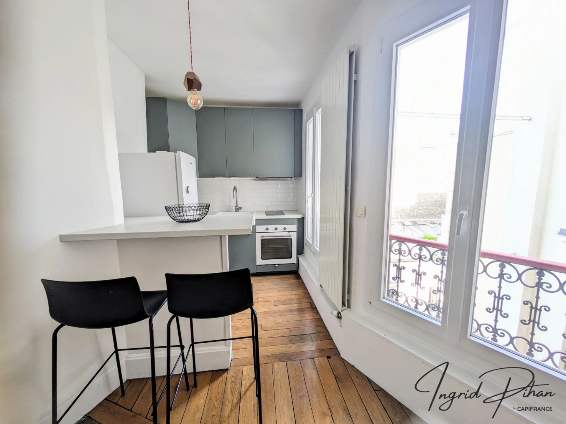 Flat Rue Henry Monnier in Paris