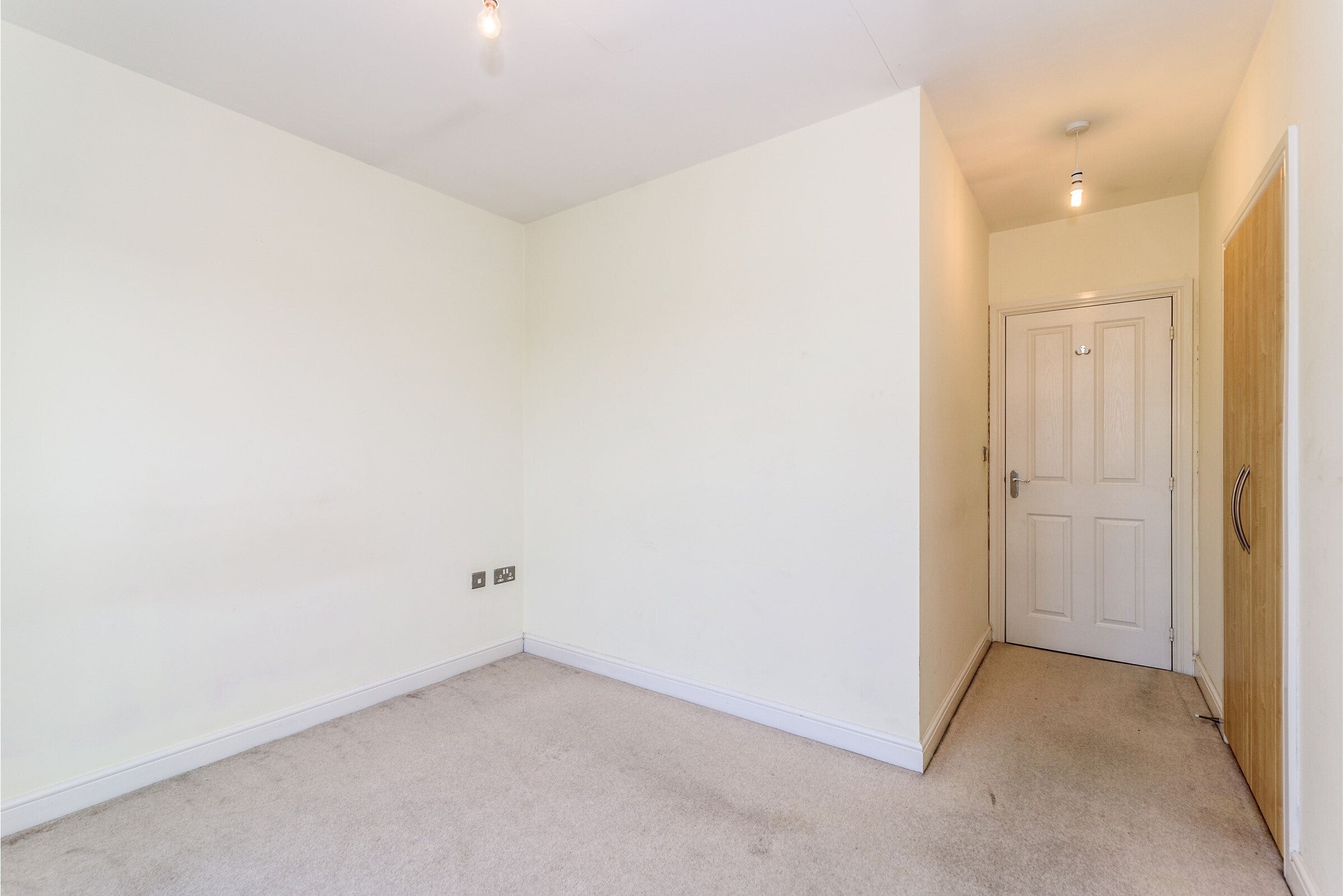 Flat Thacker Drive in Lichfield