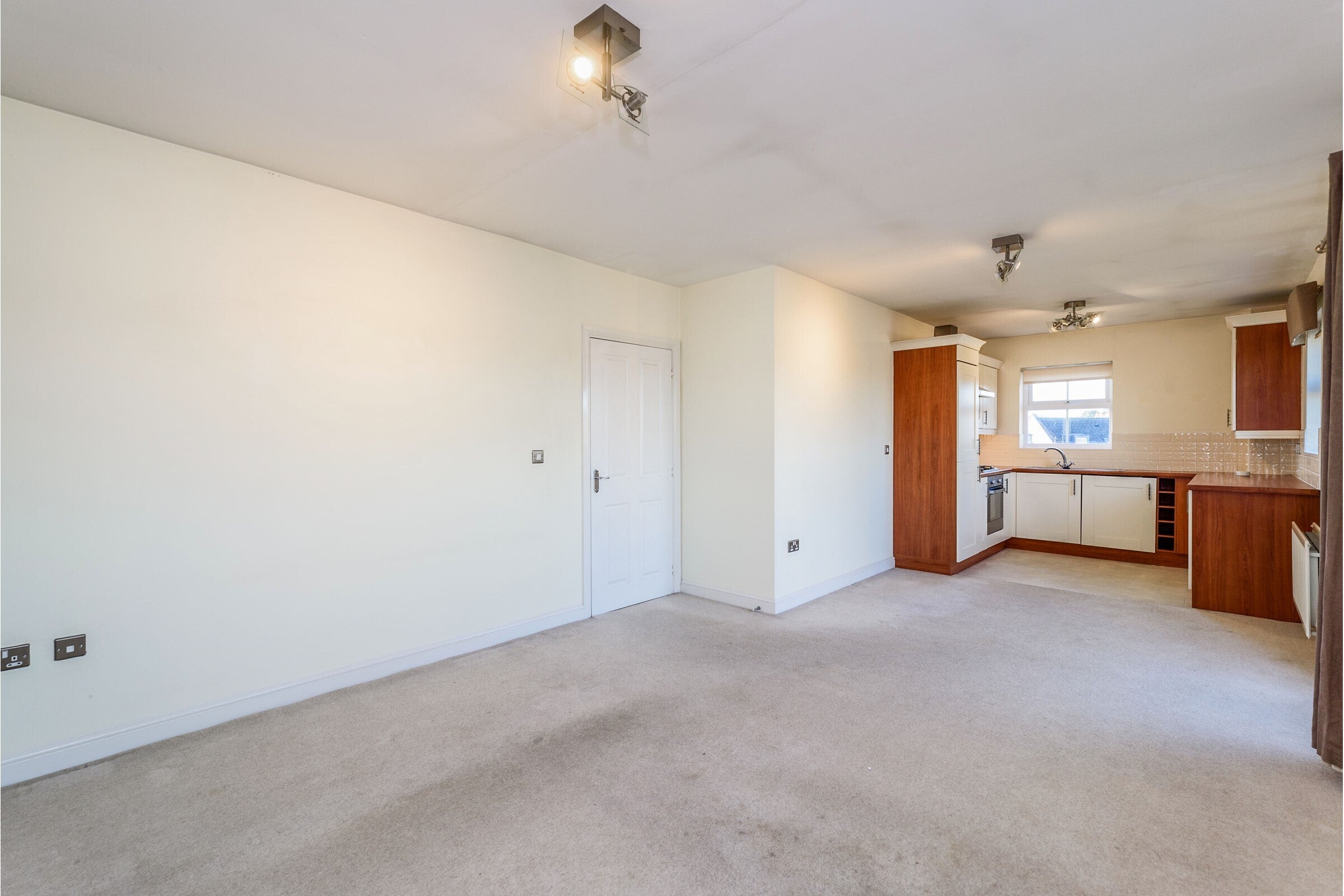 Flat Thacker Drive in Lichfield