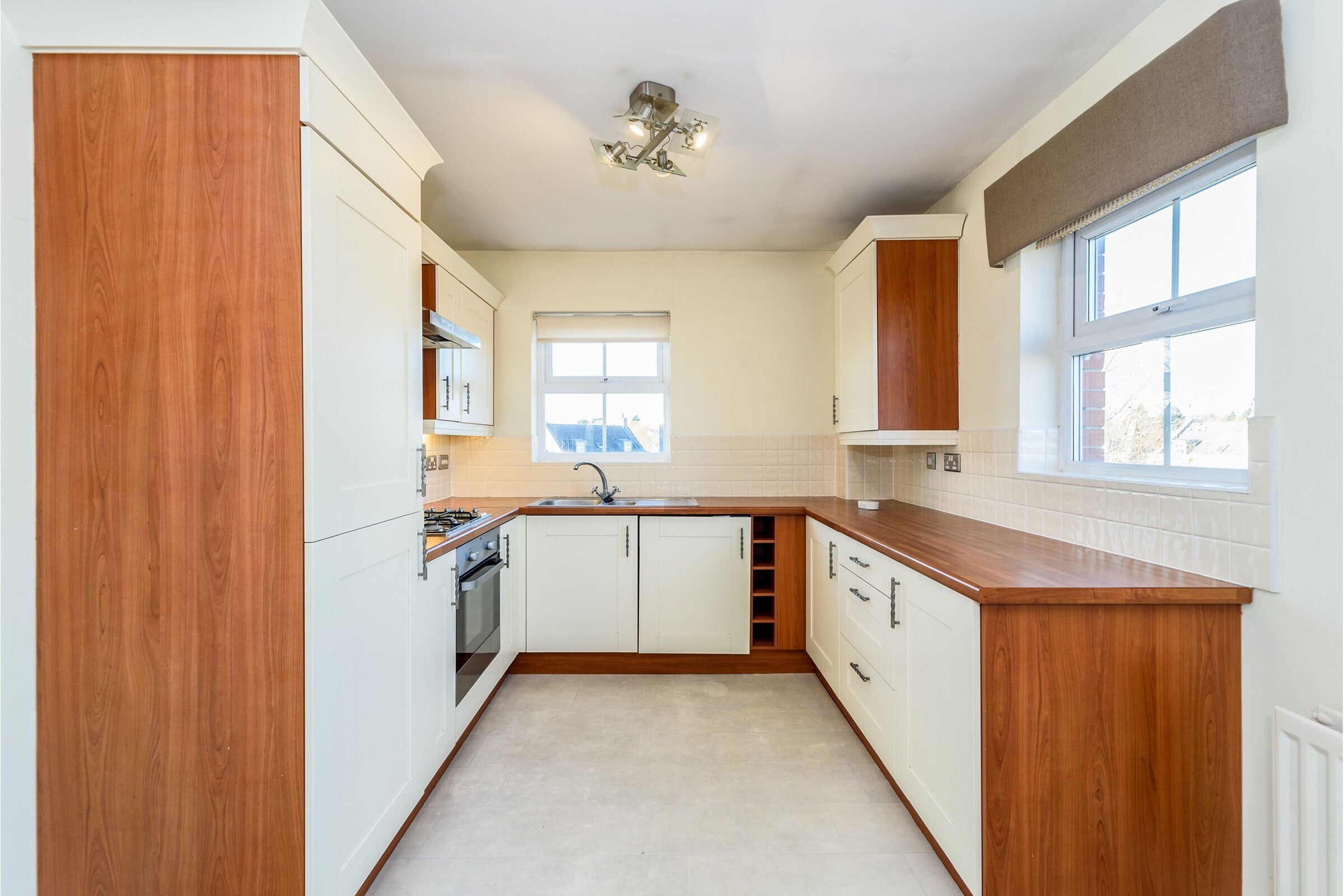 Flat Thacker Drive in Lichfield