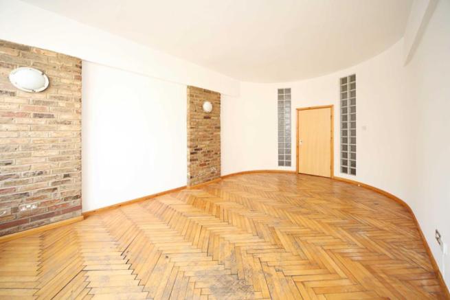 Flat Wheatfield Way in Greater London