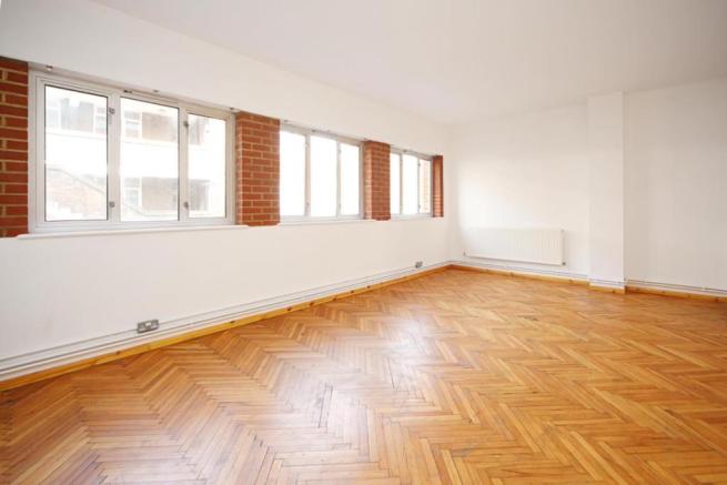 Flat Wheatfield Way in Greater London