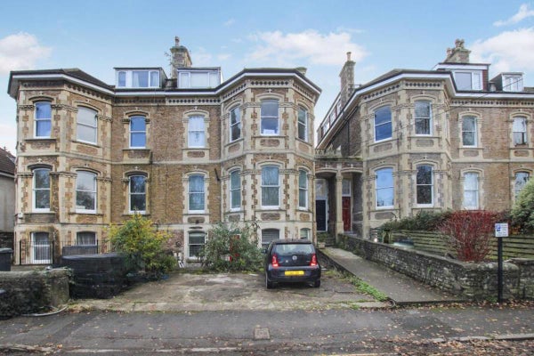 Flat Meridian Road in Bristol