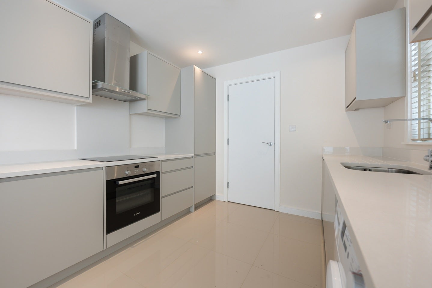 Flat Walcorde Avenue in Greater London