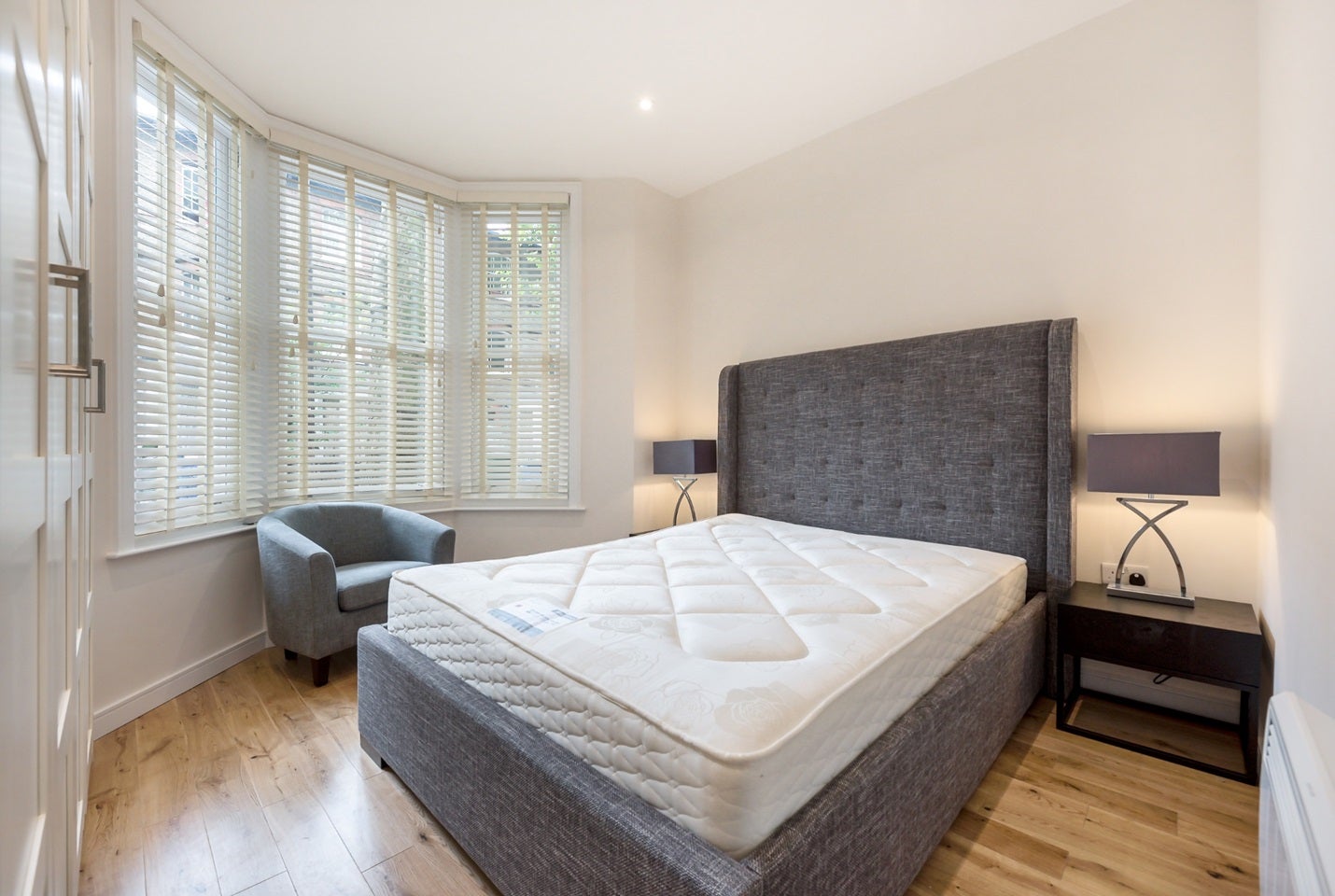 Flat Walcorde Avenue in Greater London
