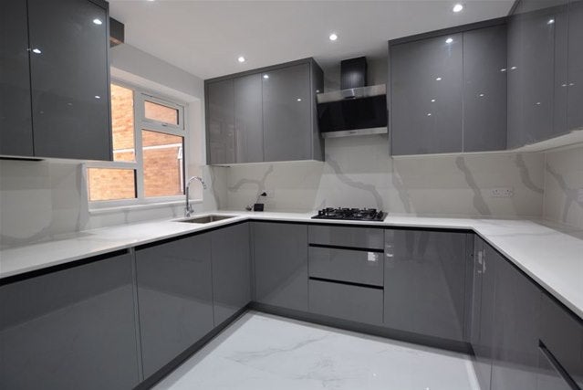 Flat Dove Park in Greater London