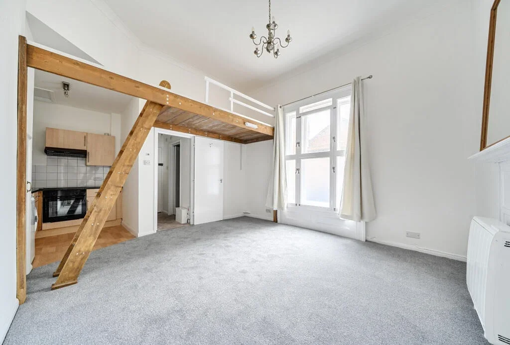 Flat Upper Grosvenor Road in Tunbridge Wells
