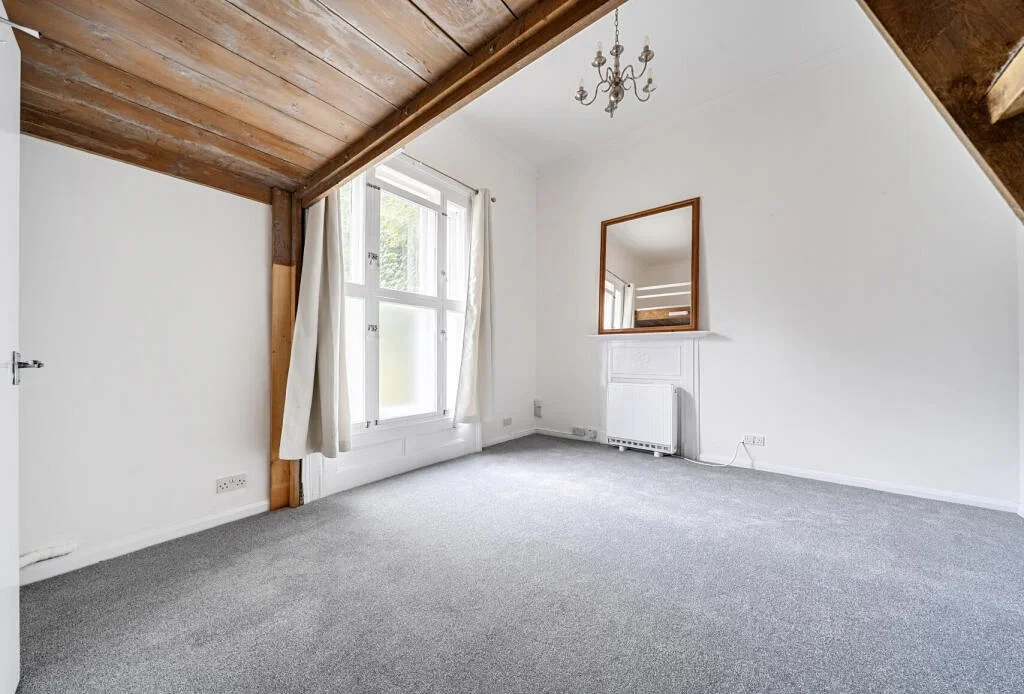 Flat Upper Grosvenor Road in Tunbridge Wells