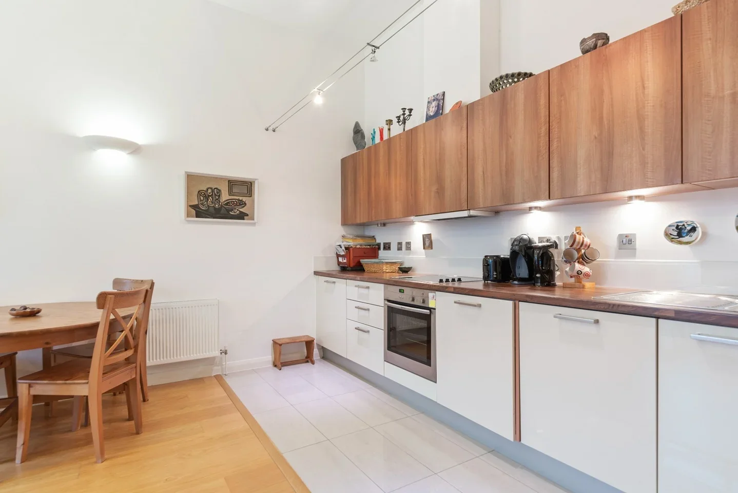 Flat Larden Road in Greater London
