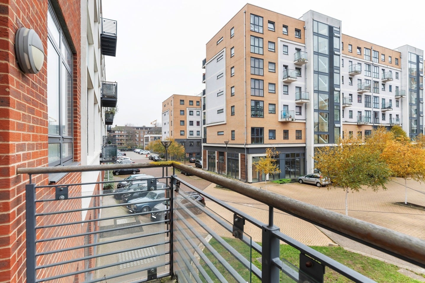 Flat Larden Road in Greater London