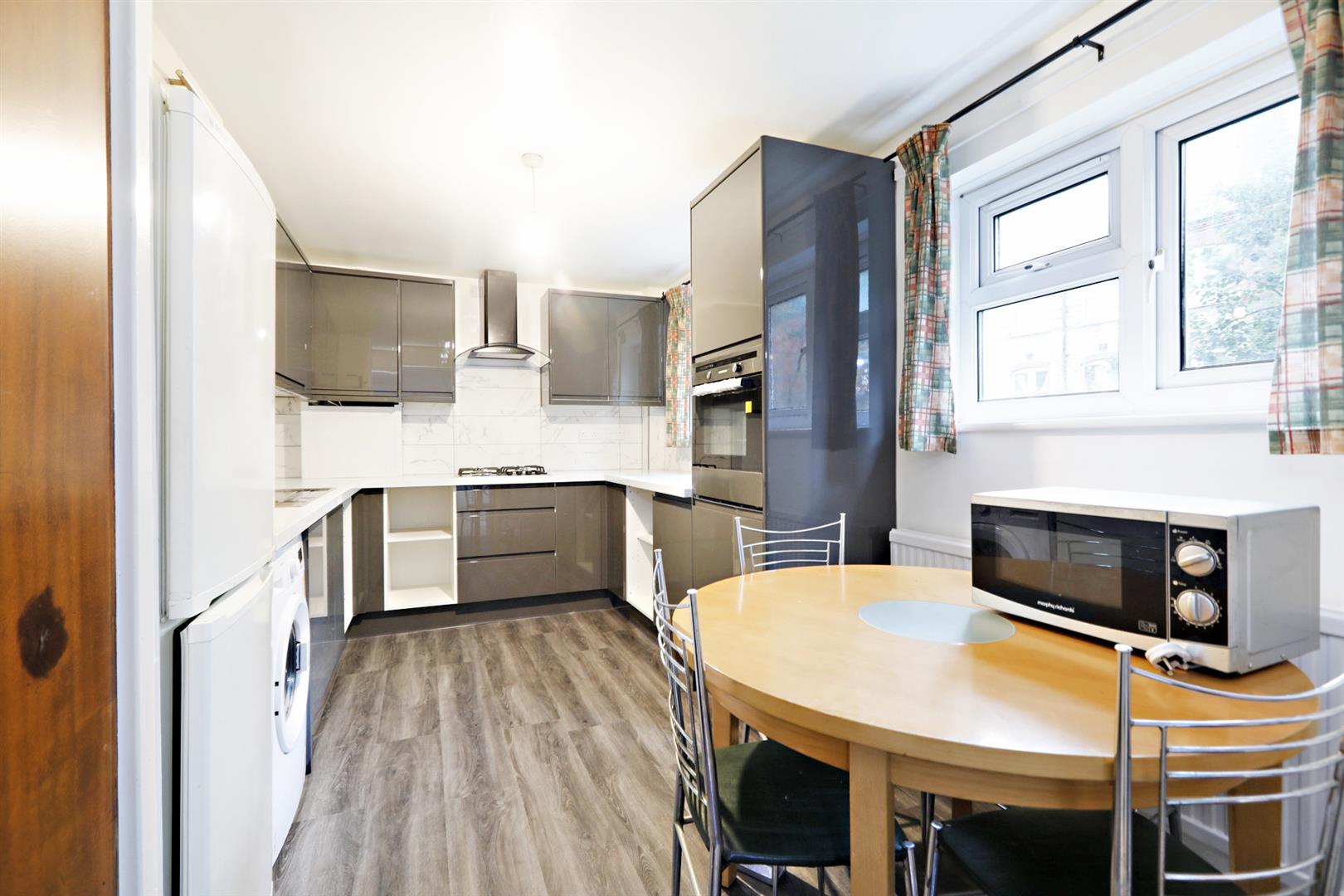 Flat Rockingham Street in Greater London