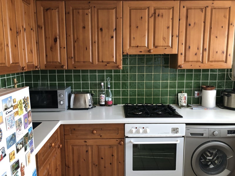 Room Groom Close in Greater London