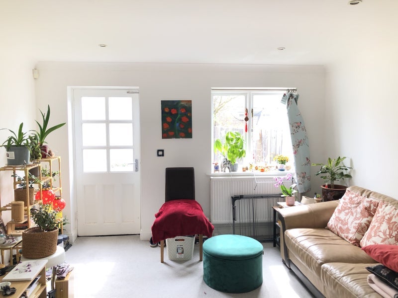 Room Groom Close in Greater London