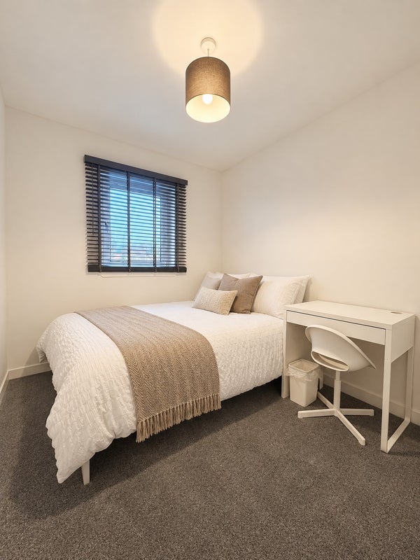 Room Drybrough Crescent in City of Edinburgh