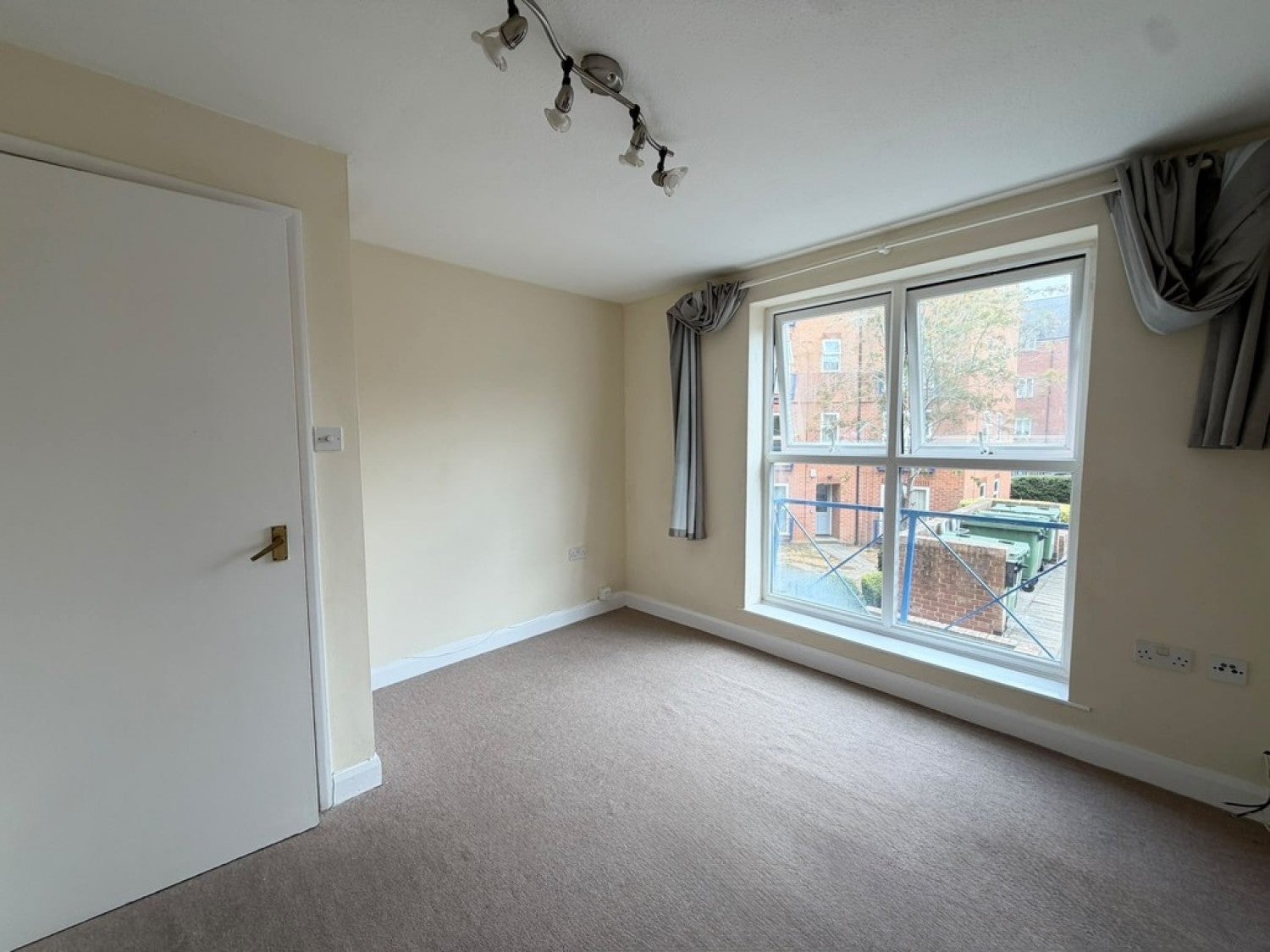 Flat Newland Road in Cherwell District
