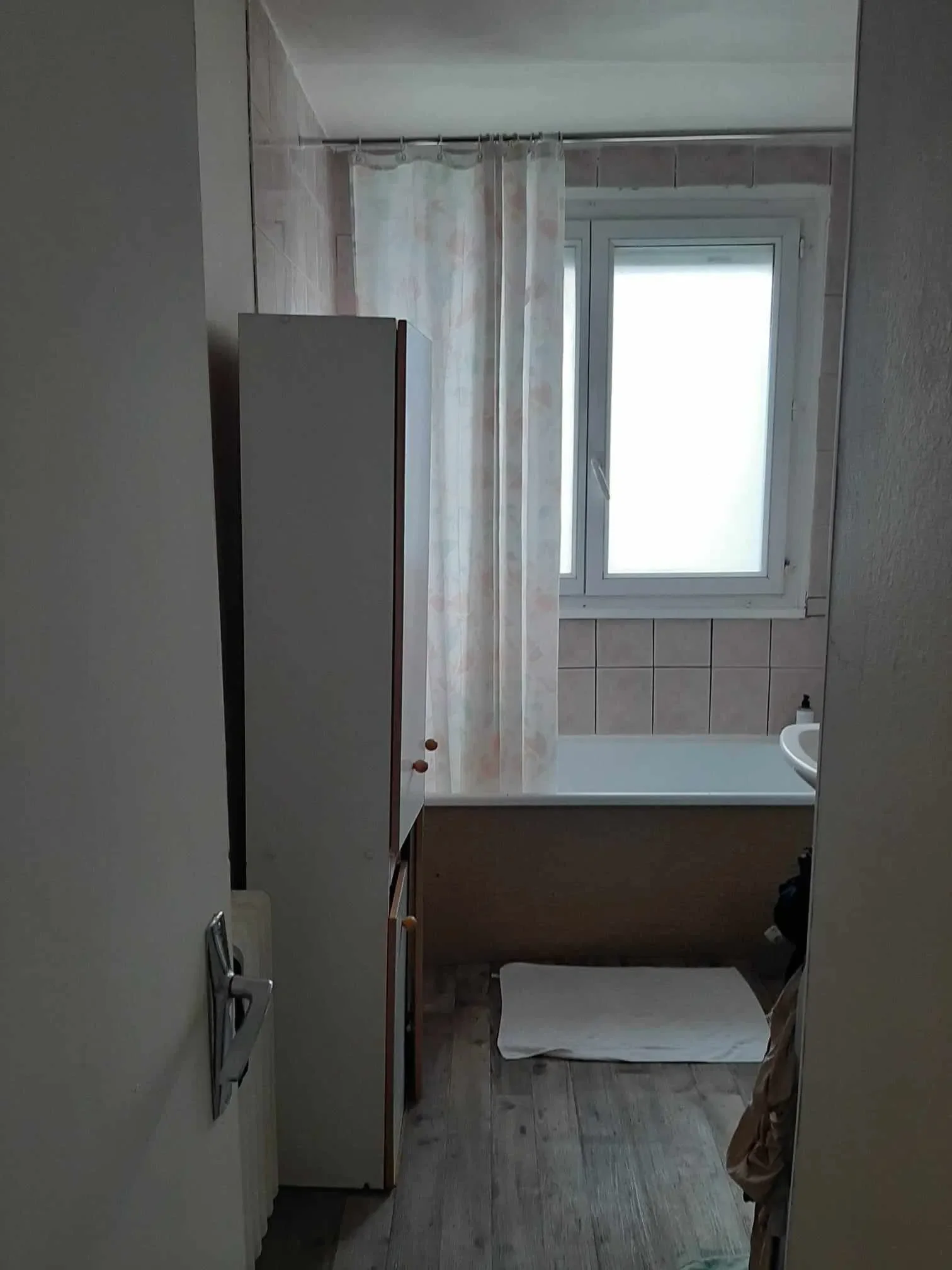 Room Rue Jean-Jacques Rousseau in Orléans