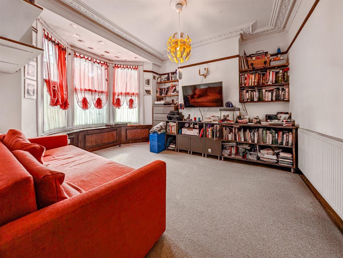 Flat Kingston Road in Greater London
