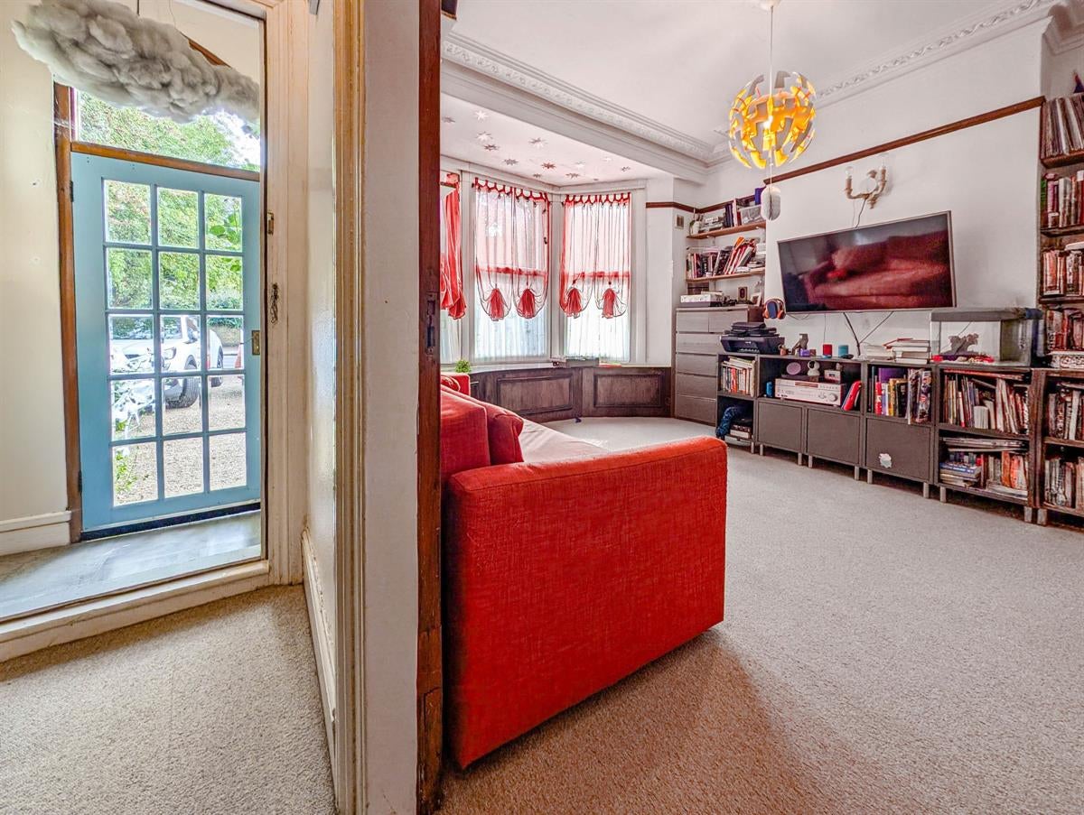 Flat Kingston Road in Greater London