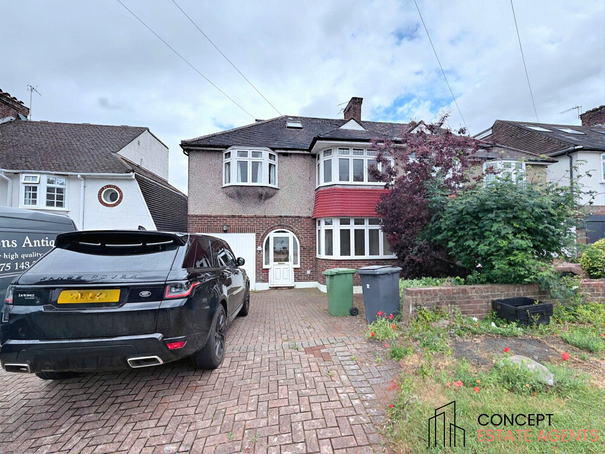House Downs Way in Epsom and Ewell