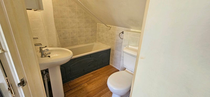 Room Repton Road in Bristol