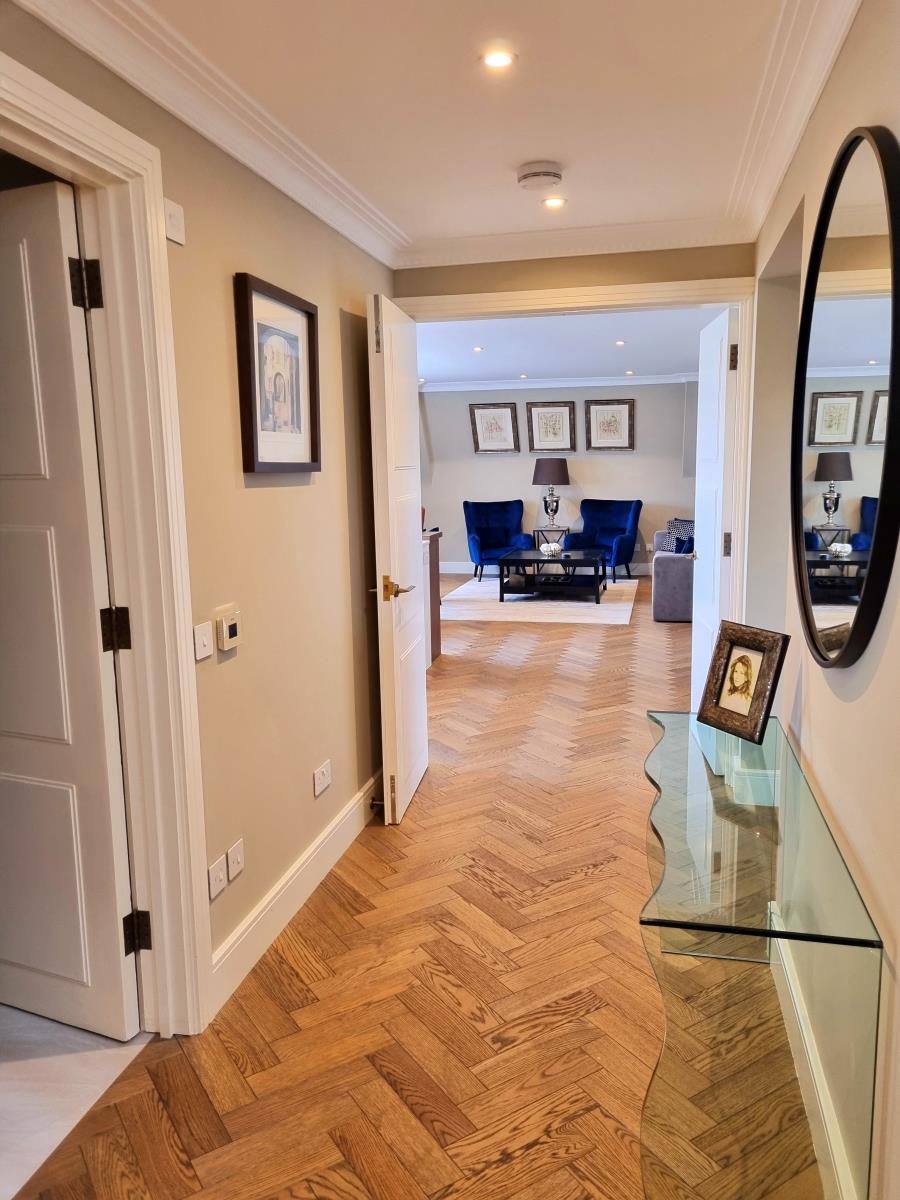 Flat Boydell Court in Greater London