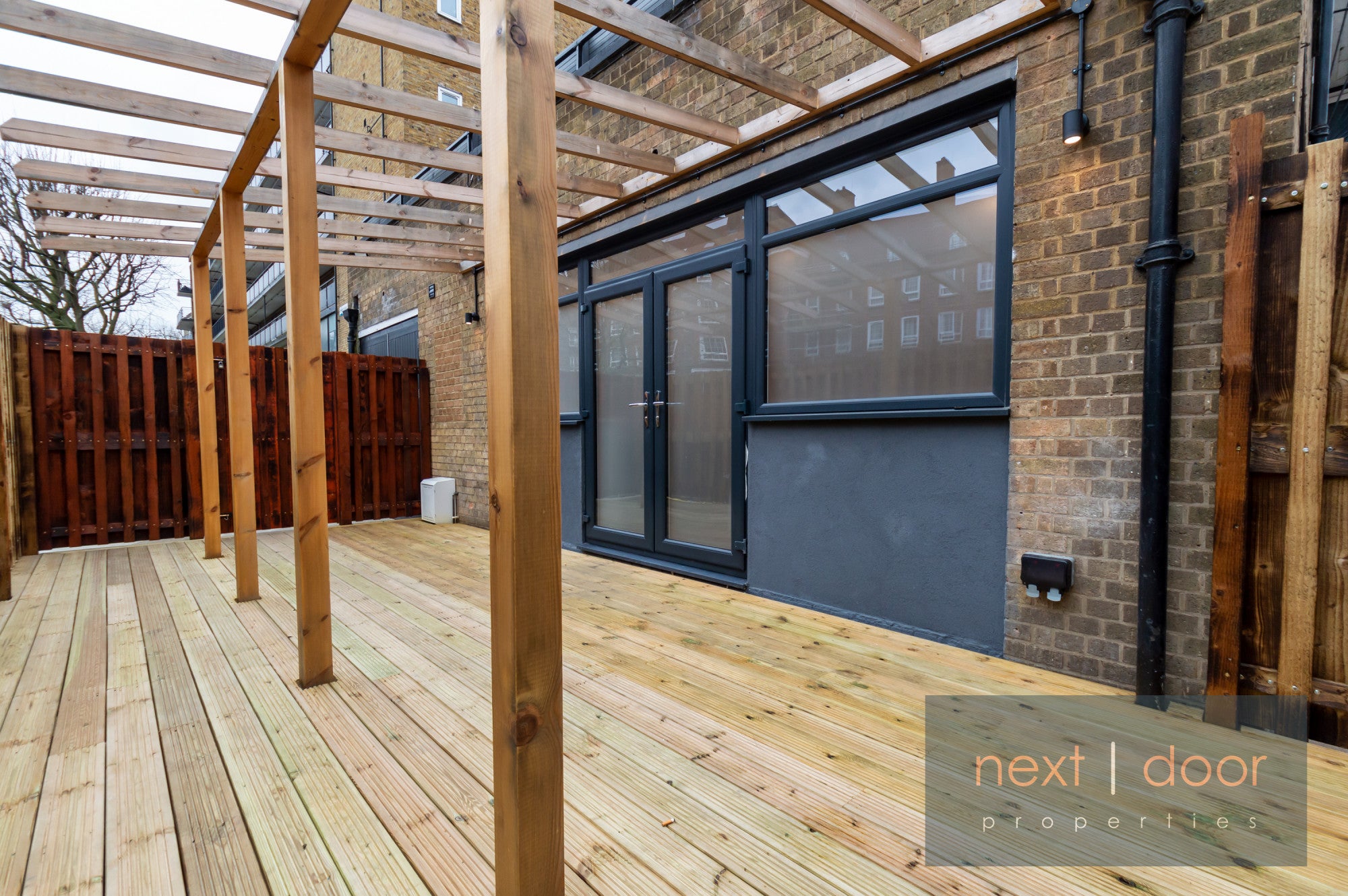 Flat Tabard Street in London