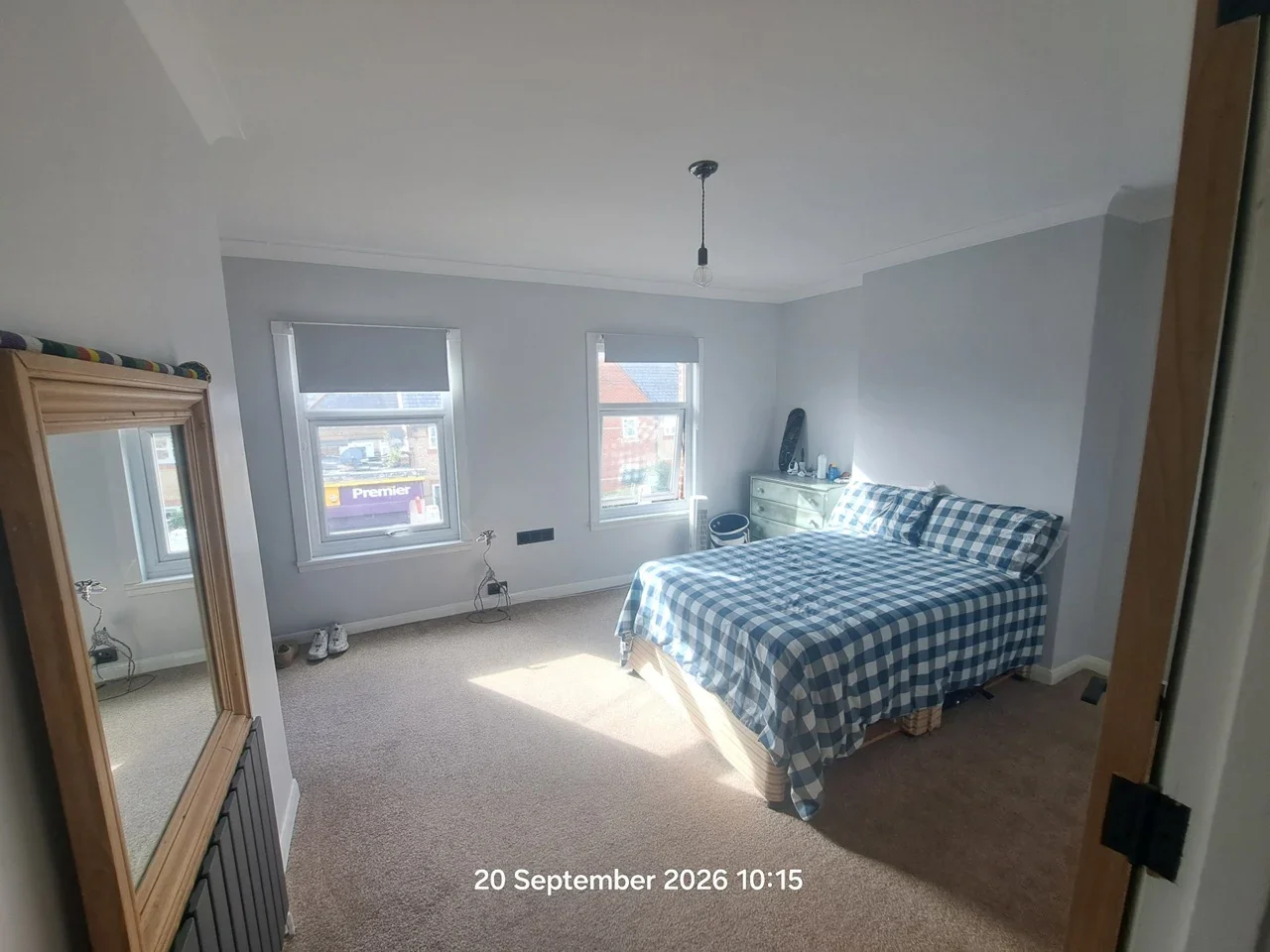 Room Cross Lane East in Gravesham