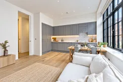 Flat Great Titchfield Street in City of Westminster