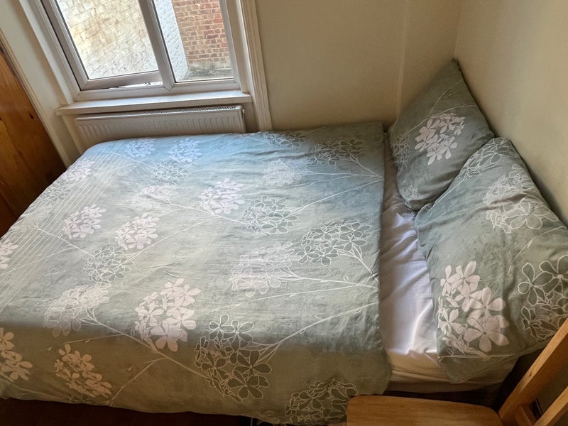 Room Adelaide Grove in Greater London