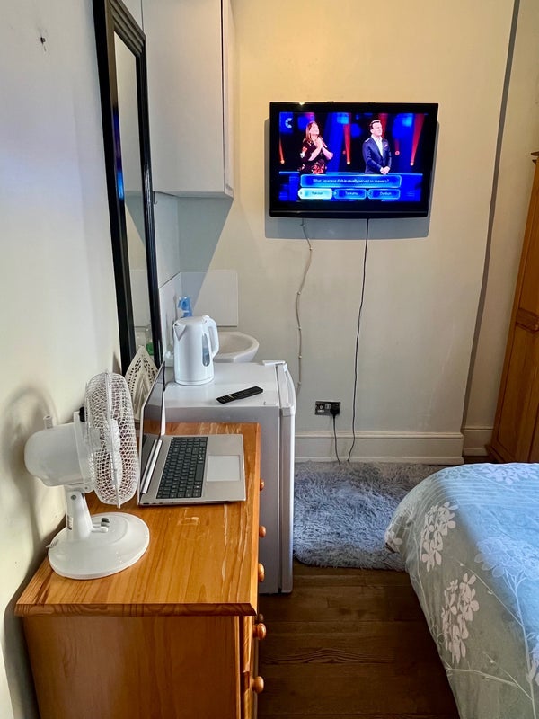 Room Adelaide Grove in Greater London