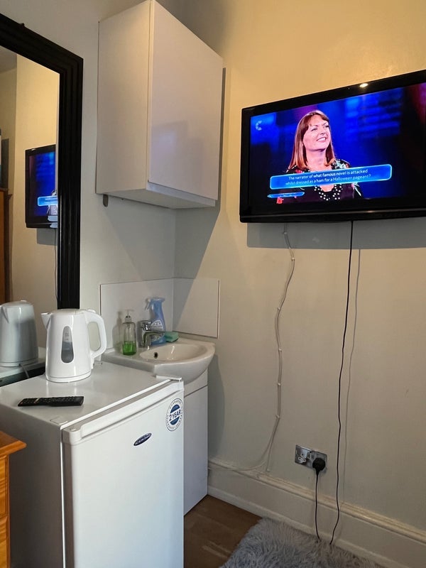 Room Adelaide Grove in Greater London