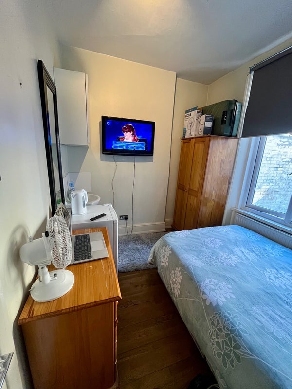 Room Adelaide Grove in Greater London