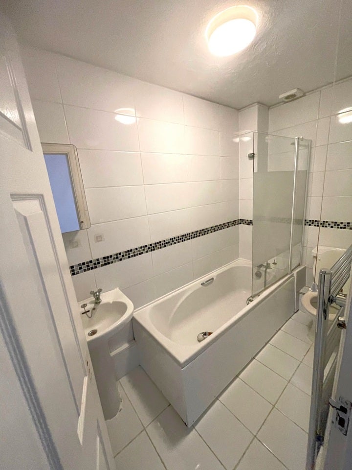 Flat Sycamore Close in Tilbury