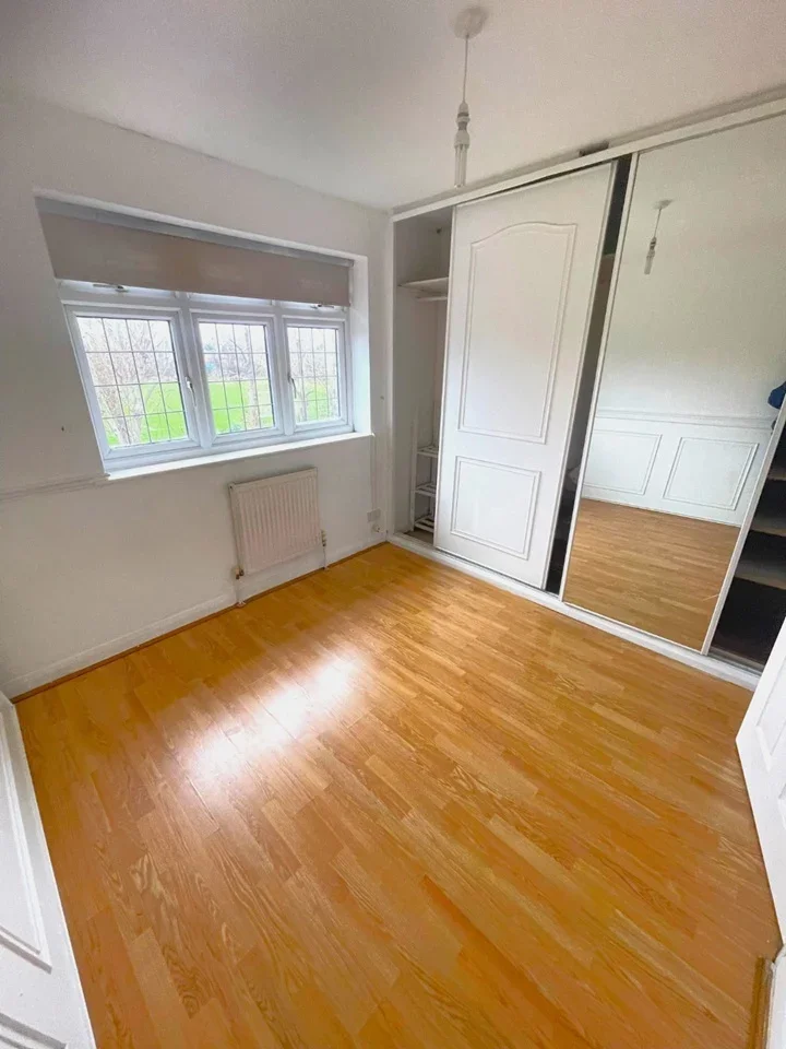 Flat Sycamore Close in Tilbury