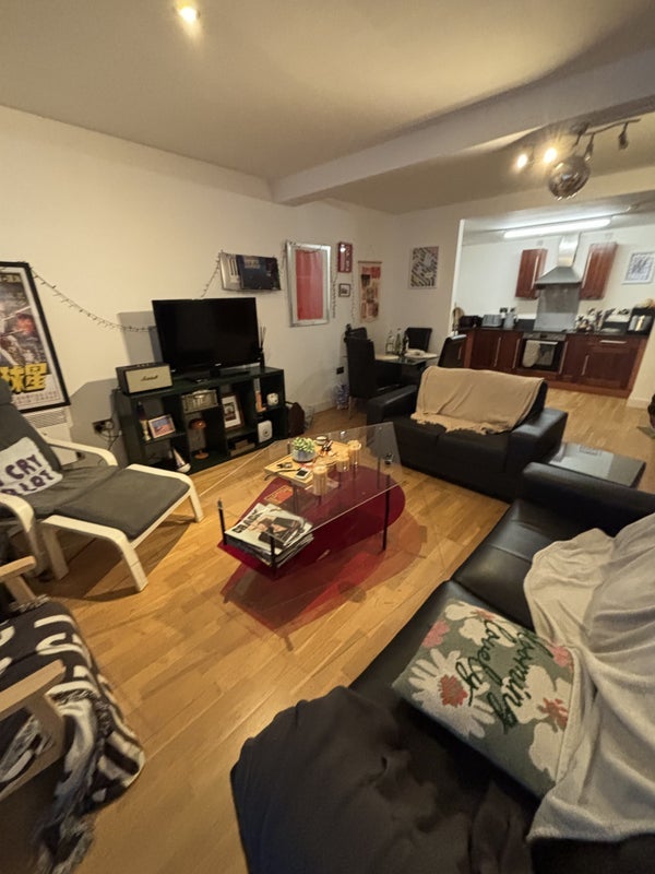 Room Oldham Road in Manchester