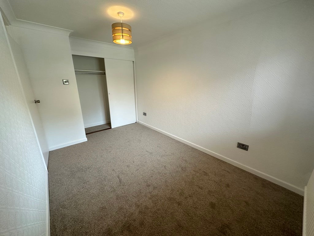 Flat Branksome Wood Road in Bournemouth