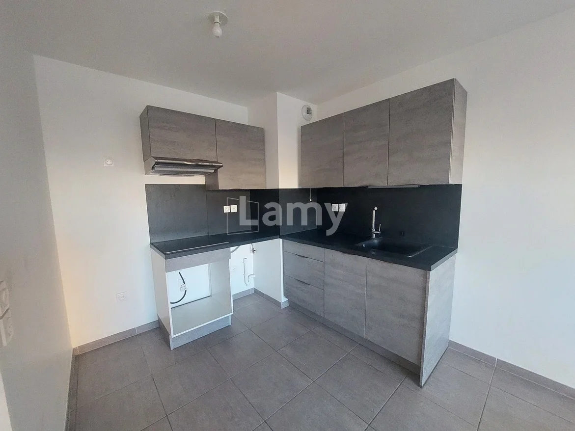 Appartement Rue Henri Revoil à Nîmes