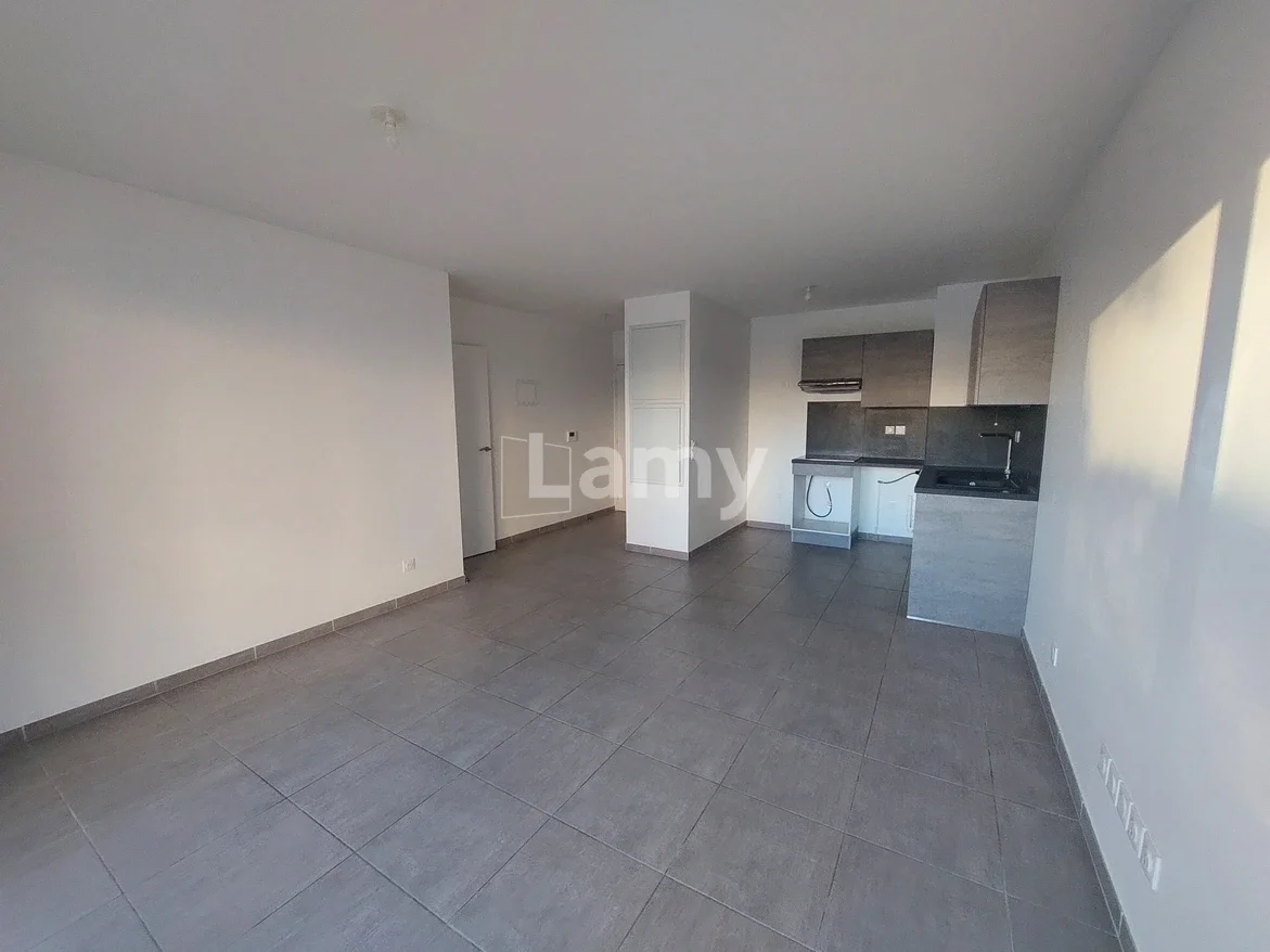 Appartement Rue Henri Revoil à Nîmes