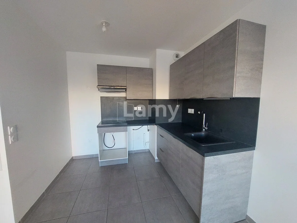 Appartement Rue Henri Revoil à Nîmes