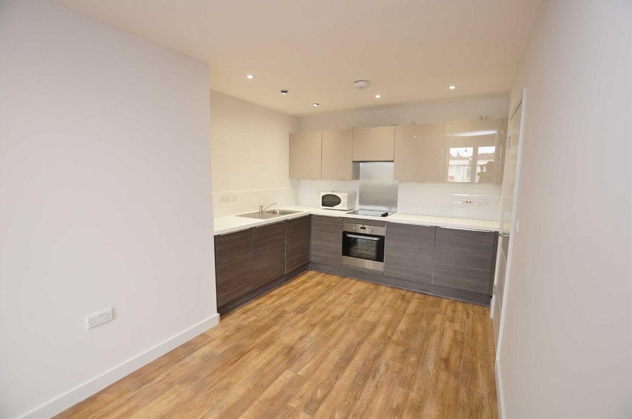 Flat Rainsford Road in Chelmsford