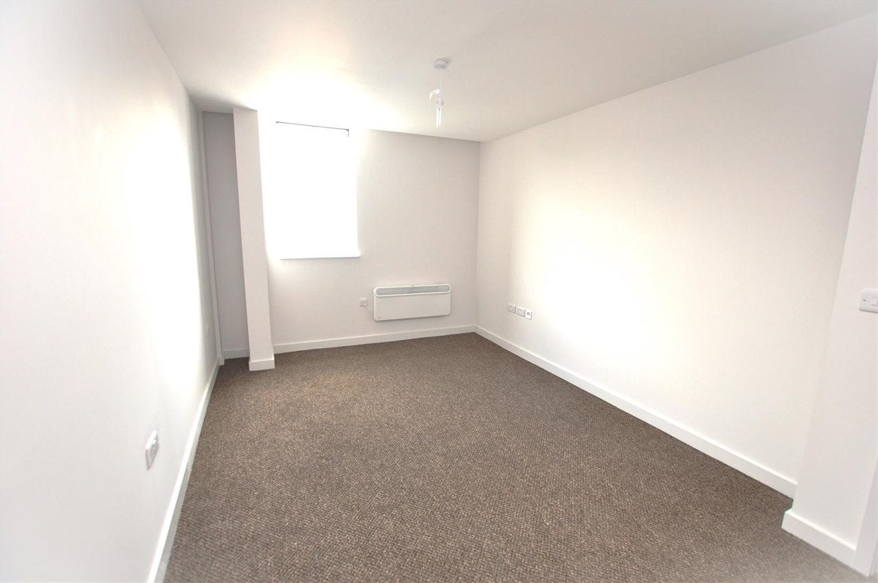 Flat Rainsford Road in Chelmsford