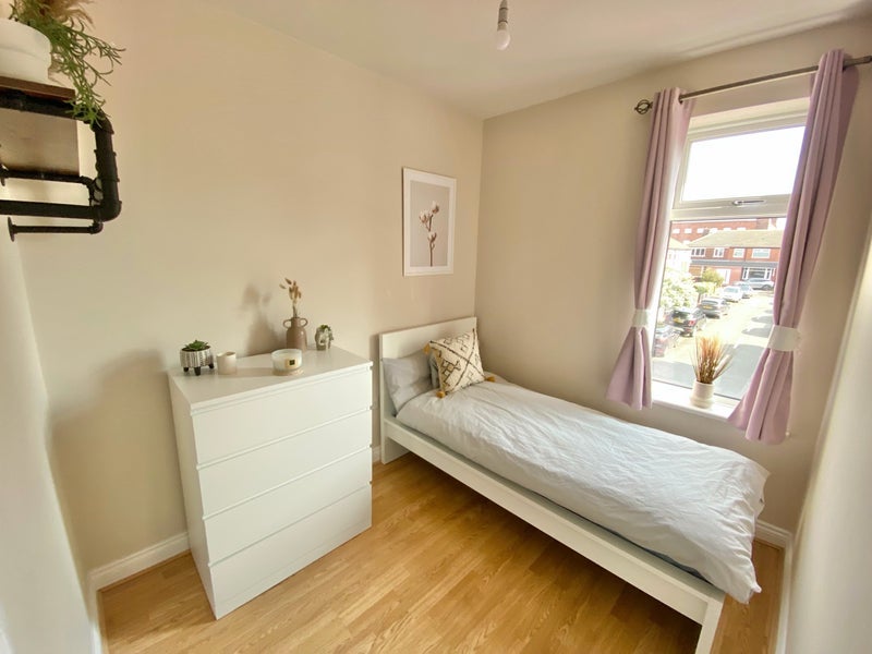 Room Raymond Street in Salford