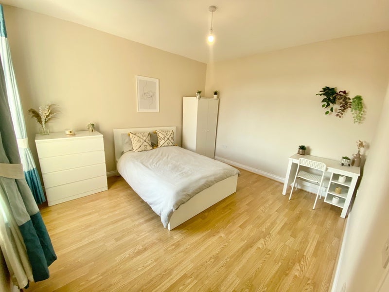 Room Raymond Street in Salford