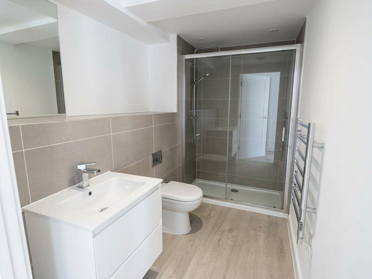 Flat Llanthony Road in Gloucester