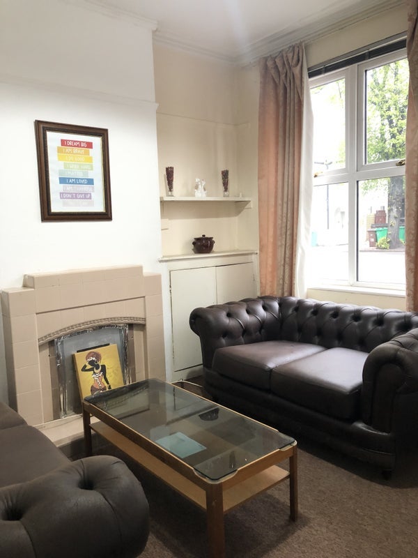Room Beeston Road in Nottingham