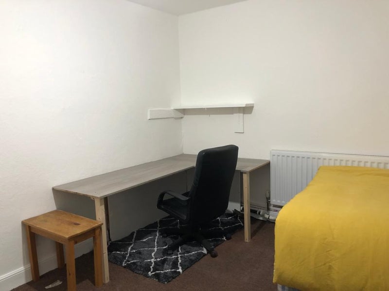 Room Beeston Road in Nottingham