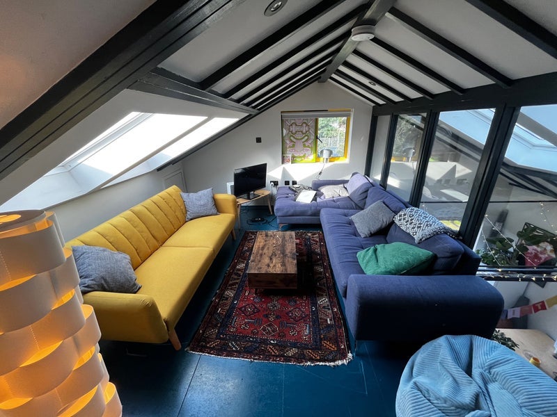 Room Overbury Road in Greater London