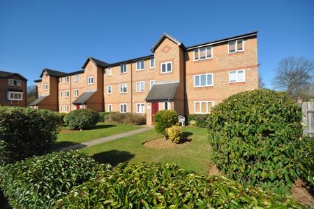 Flat Wedgewood Road Flats in North Hertfordshire